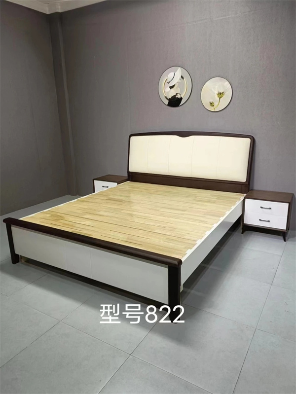 822#
